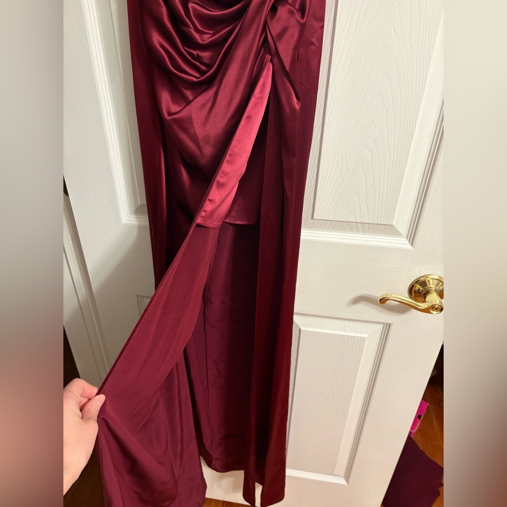 Sau lee Strapless Burgundy Gown - Picture 5 of 9